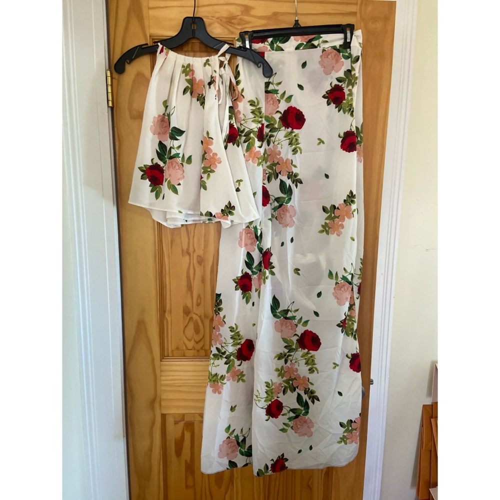 PLUS SIZE FLORAL TWO PIECE SET